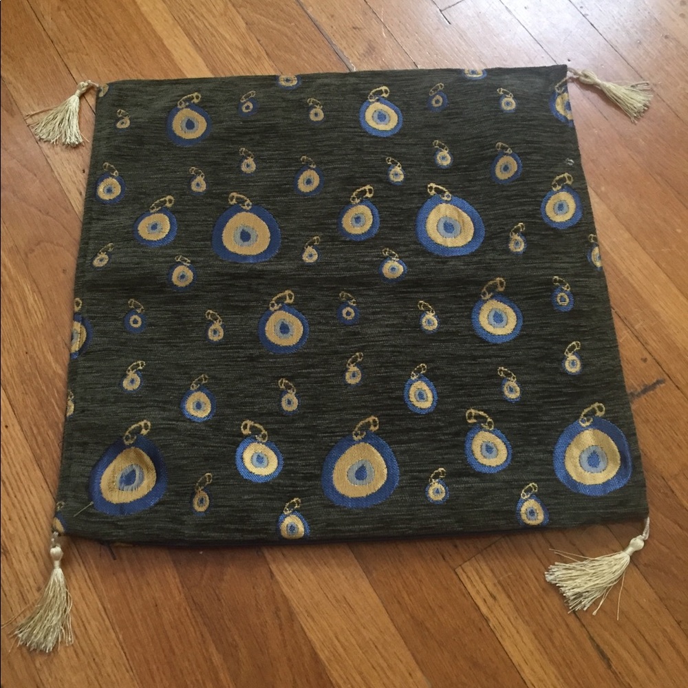 Brand new tapestry pillow cover.